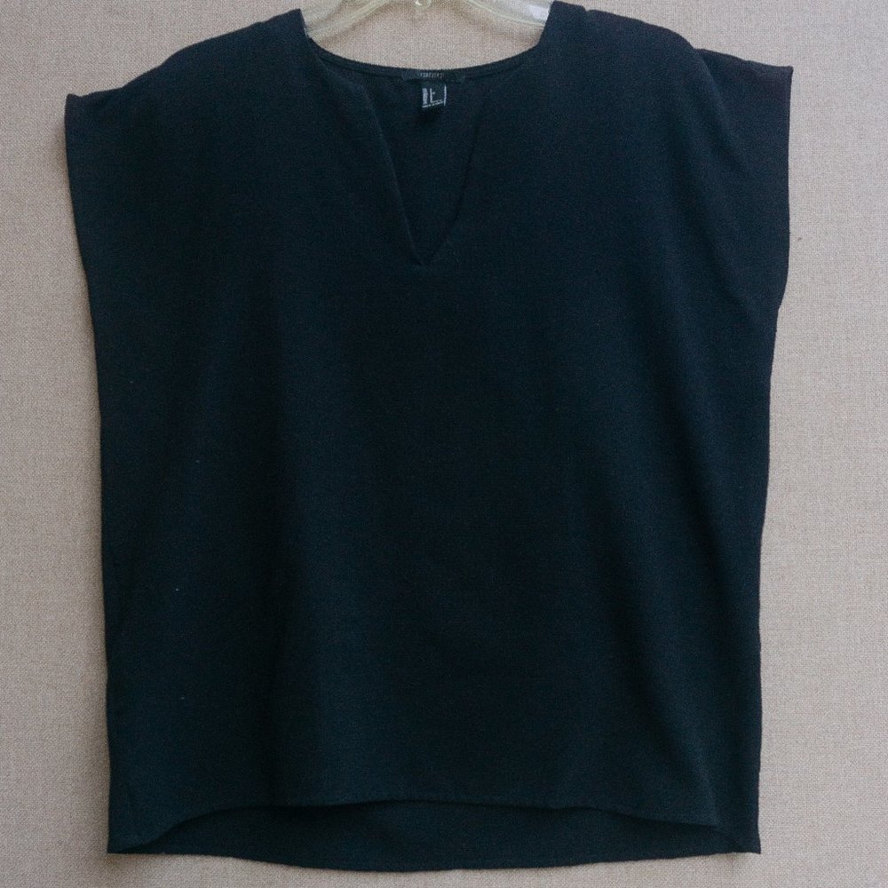 Forever21 Black V-Neck Sleeveless Loose Boxy Blouse/Top